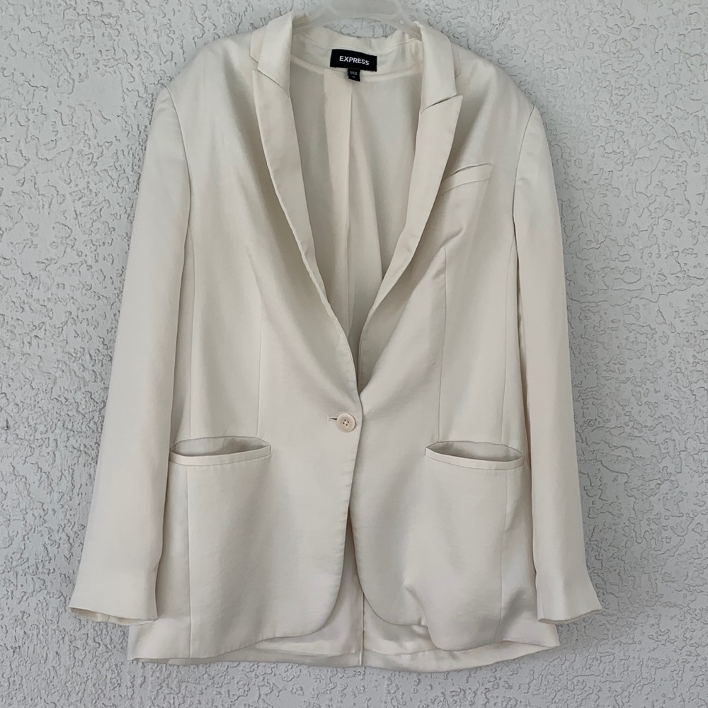 Express Women's Classic Cream Blazer size M